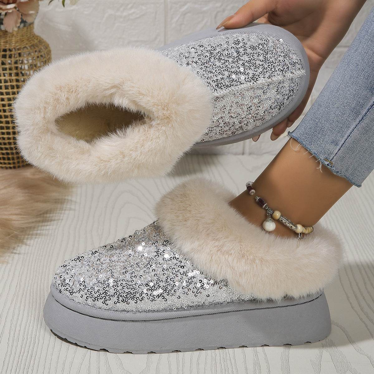 Fashion Sequined Thick-soled Plush Shoes Winter Indoor And Outdoor Casual Warm Slippers Women Garden House Shoes - terrifictrend