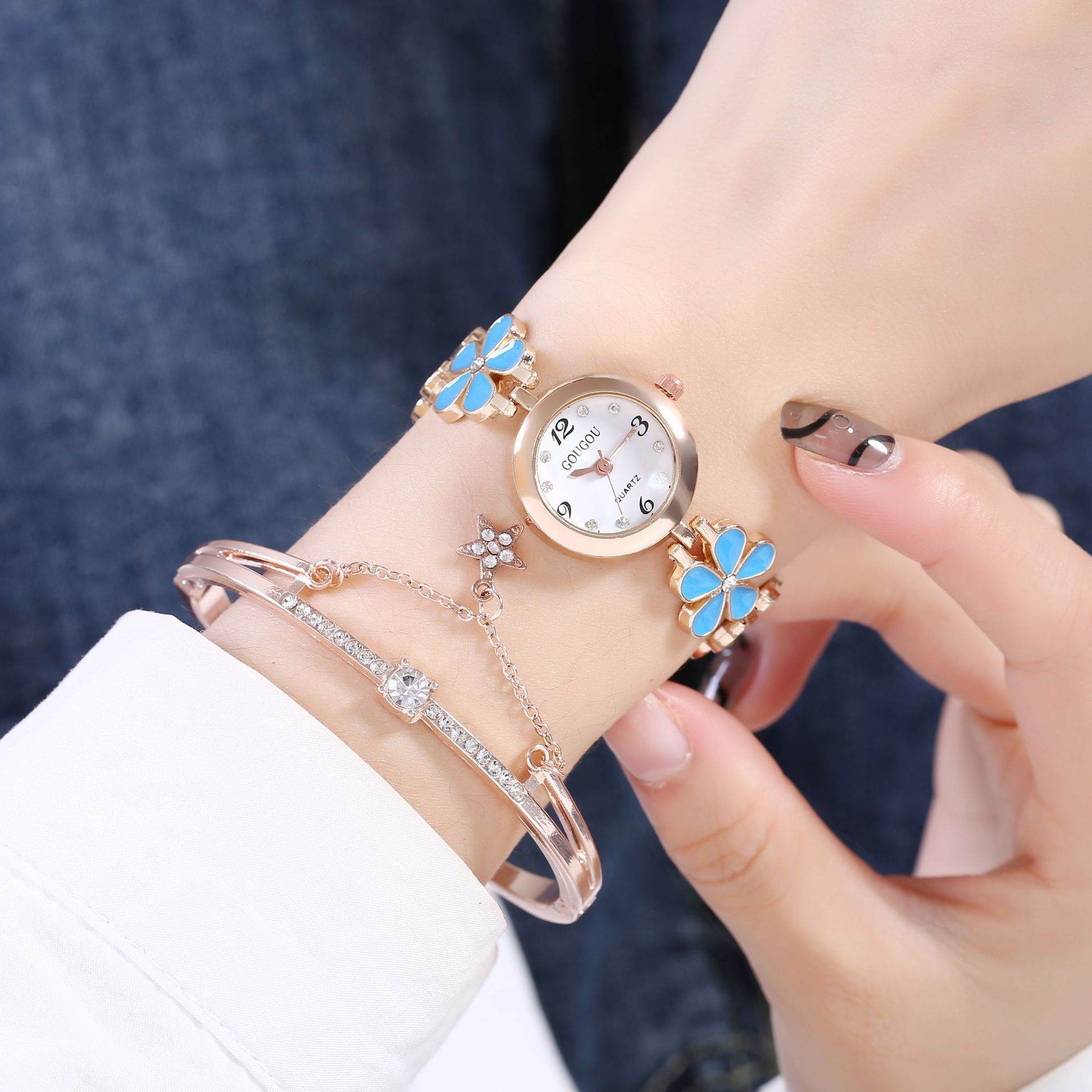 Ladies Petal Patterned Quartz Watch Bracelet Set - terrifictrend