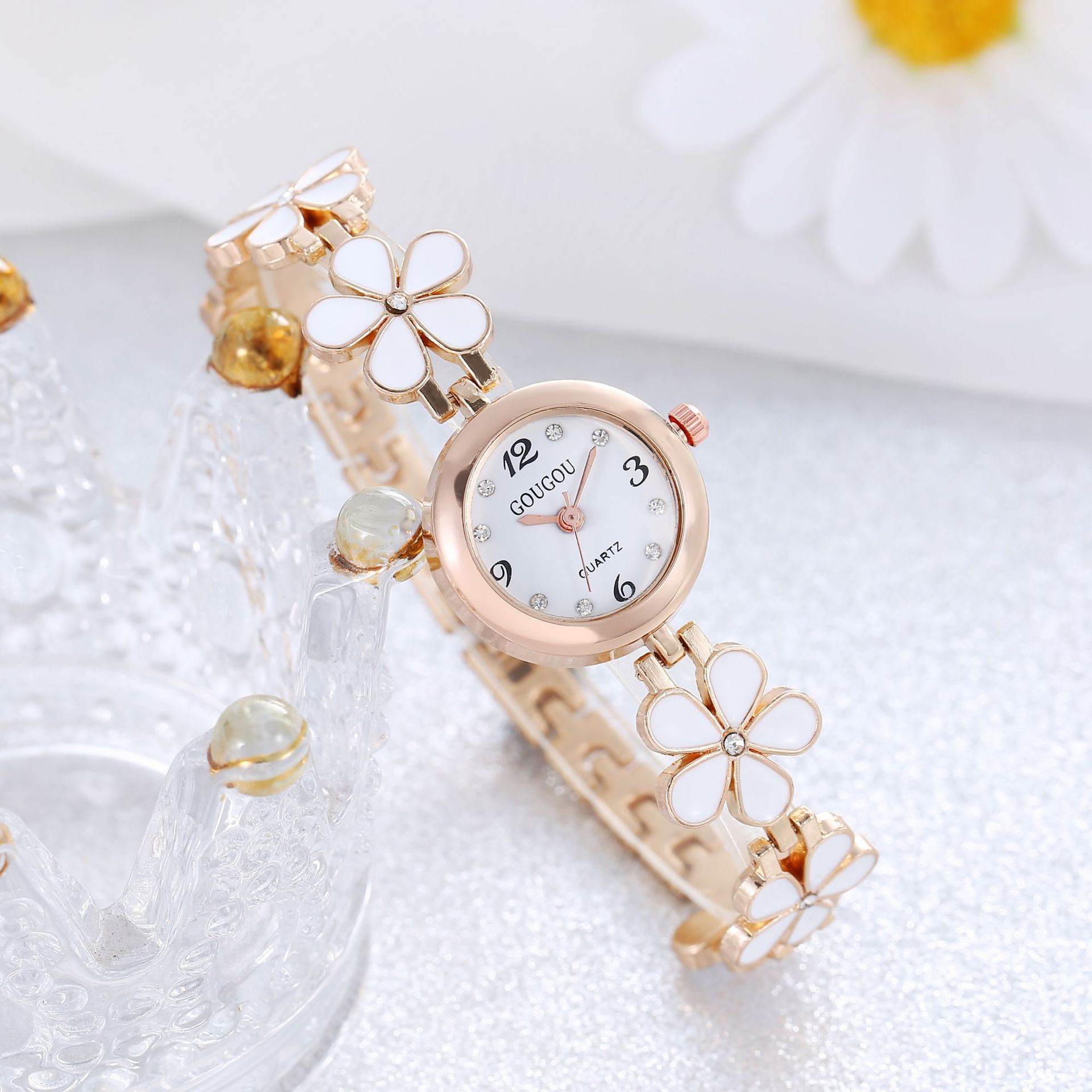 Ladies Petal Patterned Quartz Watch Bracelet Set - terrifictrend