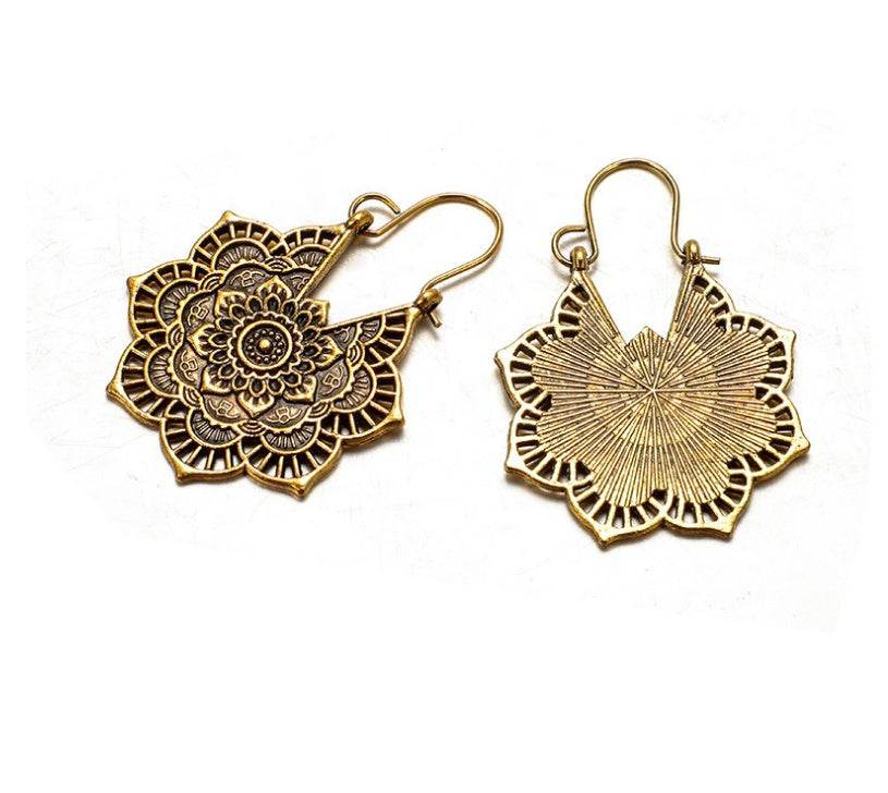 Vintage ethnic style metal openwork floral flower earrings - terrifictrend