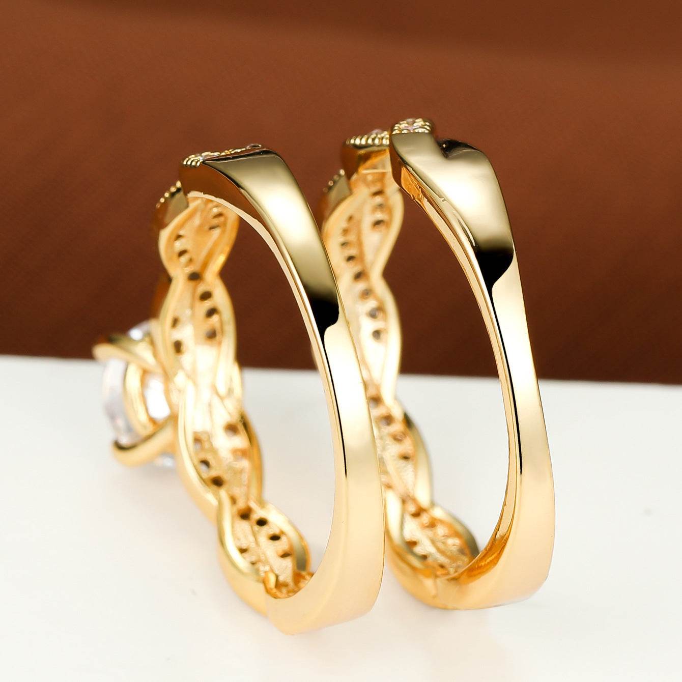 Simple Golden Four-claw Round Cross Twist Ring - terrifictrend
