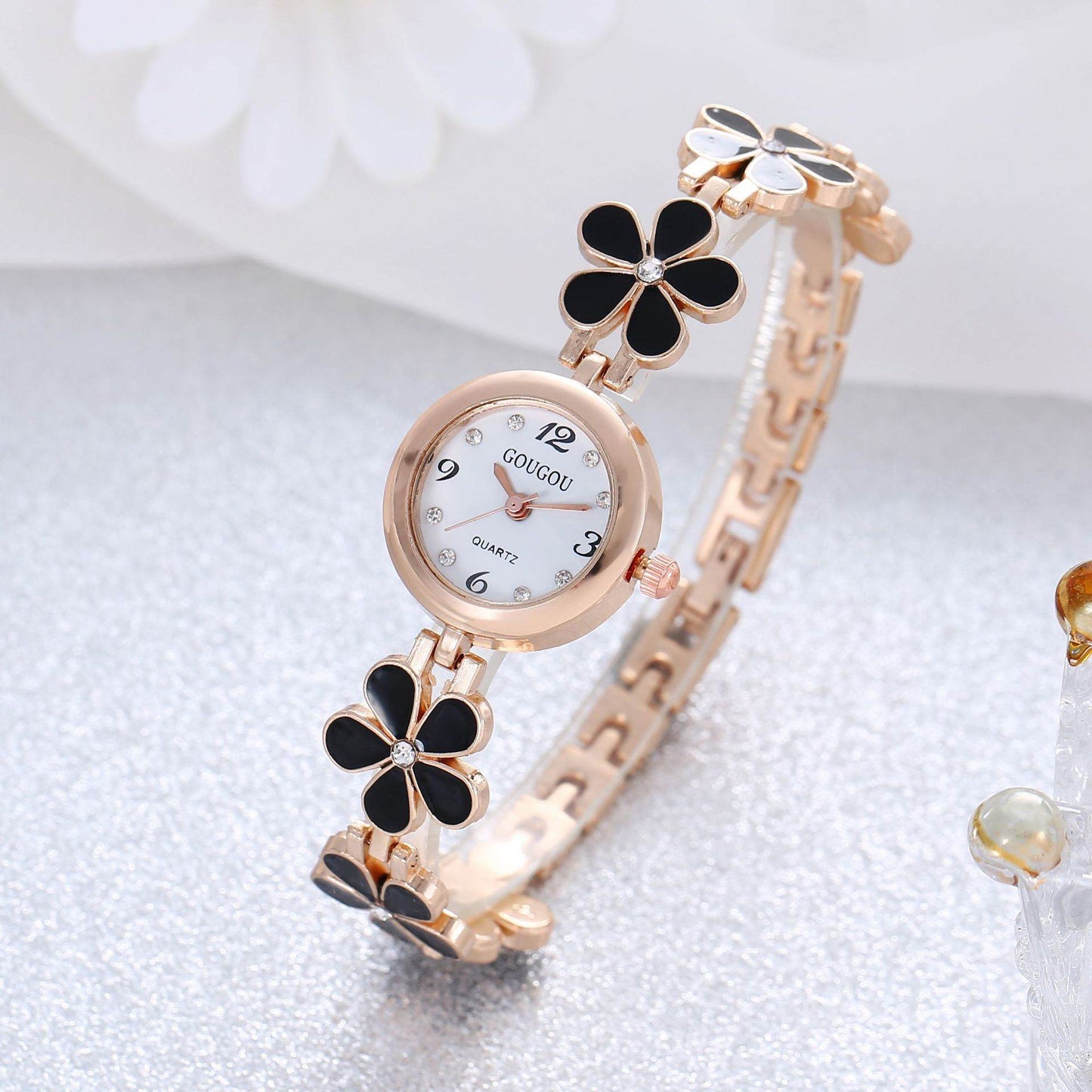 Ladies Petal Patterned Quartz Watch Bracelet Set - terrifictrend