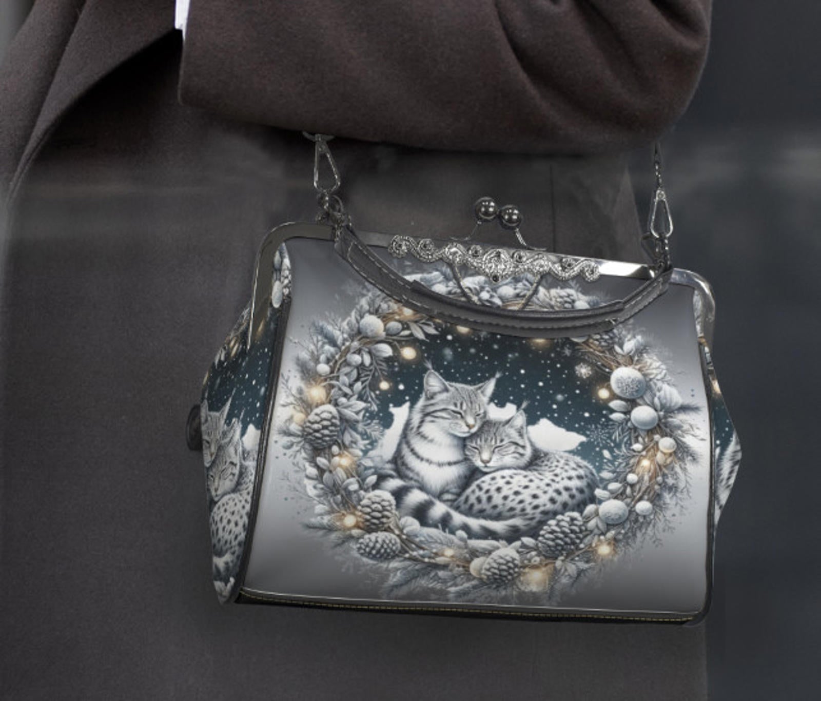 Silver Christmas Wreath Ocelots Holiday Shoulder Cross Body Hand Bag Satchel Kisslock