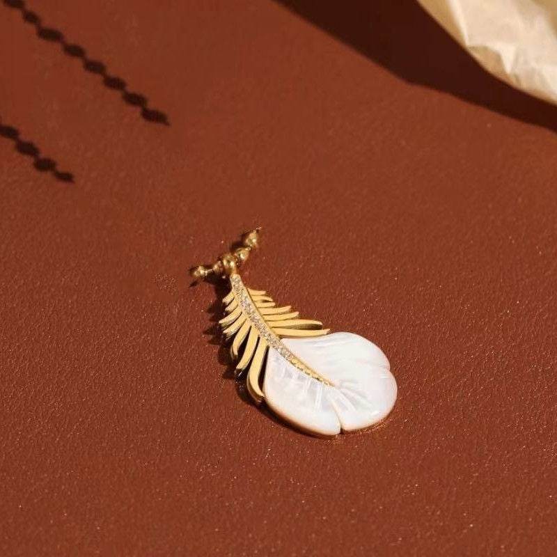 Non-fading Titanium Steel Fritillary Feather 18K Color Necklace
